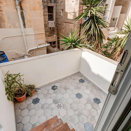 Piju Lux * Sliema